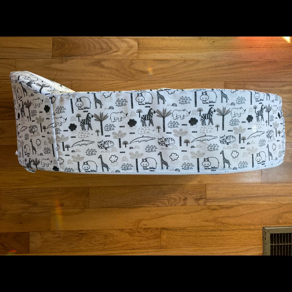 Mumbelli Infant Bed Co-Sleeper Bassinet Portable Safari Print Navy & Gray